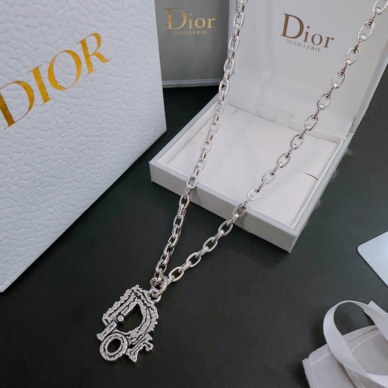 Dior Necklace 04lyr211